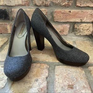 Banana Republic gray flannel platform pumps 7.5